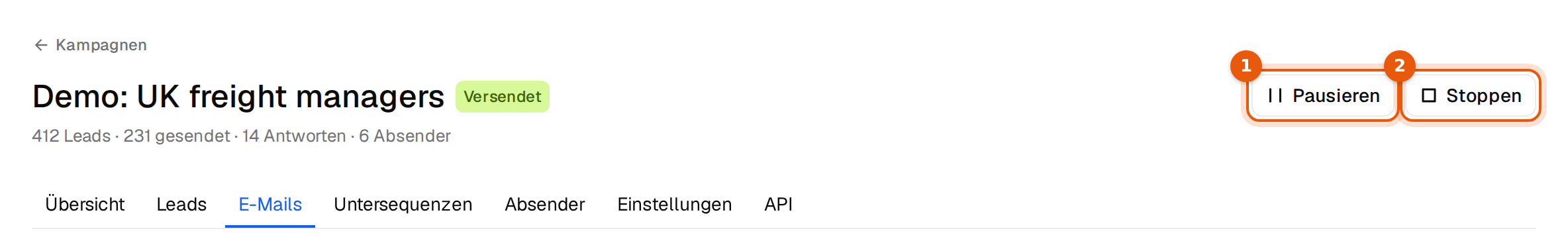 Eine sendende Kampagne mit markierten Buttons Pausieren und Stoppen