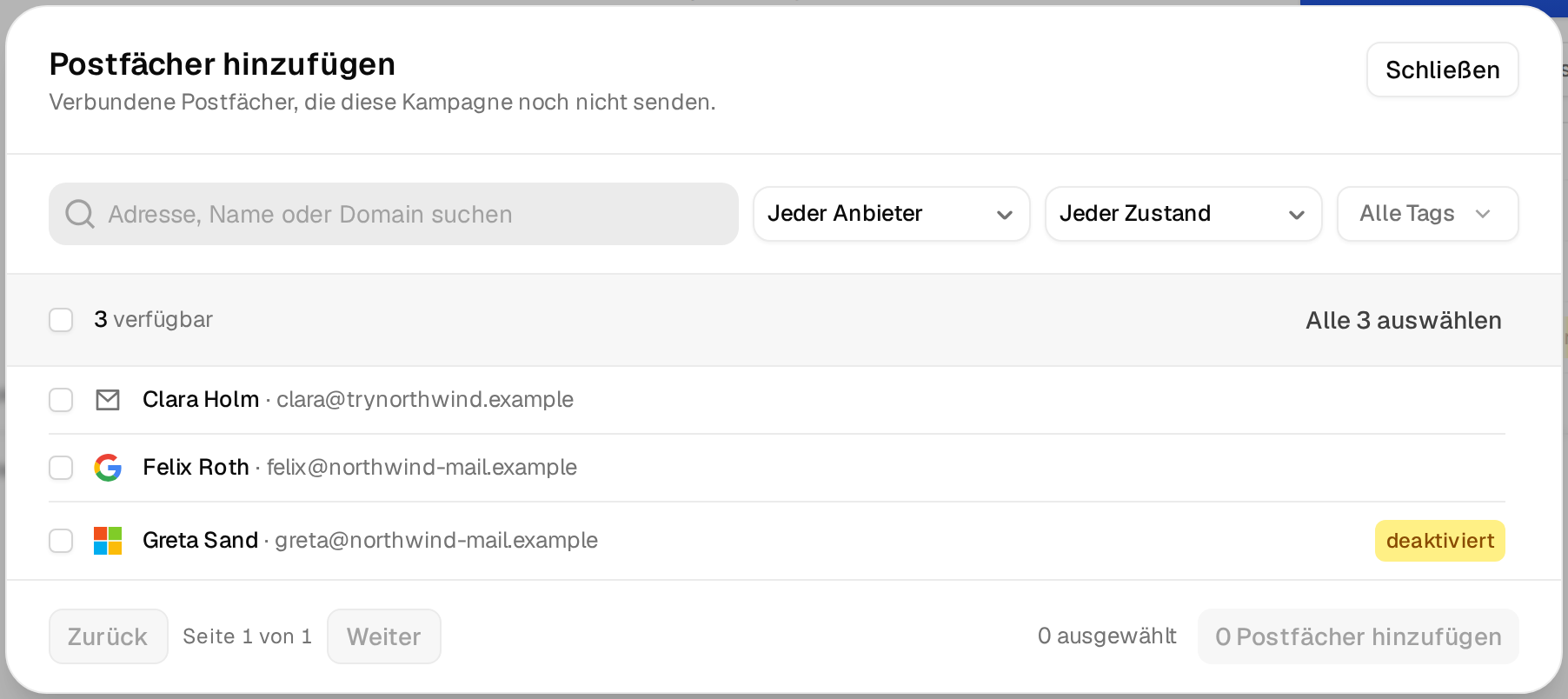 Der Dialog Postfächer hinzufügen mit drei verbundenen Postfächern, die die Kampagne noch nicht senden